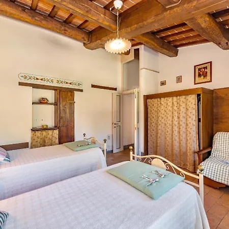 Popoltaio-schiacciato Sleeps 4 Pool T762690 *