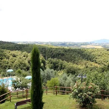 Popoltaio-schiacciato Sleeps 4 Pool T762690 * Ravigliano